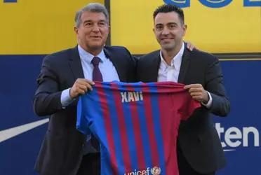 The president of FC Barcelona considered another option before hiring Xavi Hernández for the bench, but both options rejected the proposal out of loyalty to Ronald Koeman.