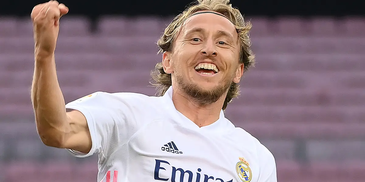 The president of Real Madrid knows that the star midfielder will have his decline soon, and is behind a player so he can take the place of the 35-year-old Croatian.