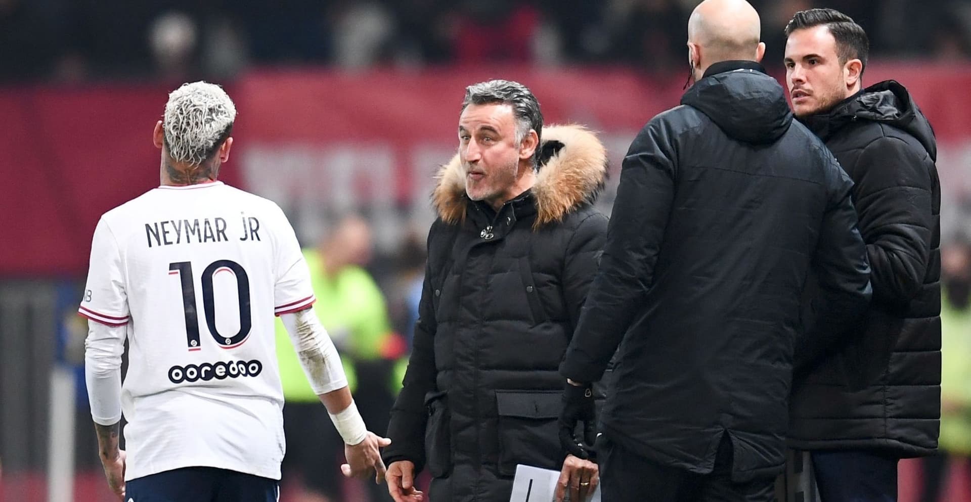 The PSG coach ratified the Brazilian's commitment, but did not rule out his possible departure.