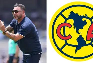 The Pumas coach is annoyed by this action by the referees with Club América