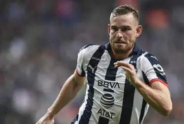The Rayados de Monterrey player, Vincent Janssen published some photographs through his Instagram account, where he announced the engagement with his girlfriend Talia, a few weeks ago.