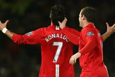 The record for the most shirts sold was set at 1 million shirts in 24 hours when Cristiano Ronaldo moved from Manchester United to Real Madrid in 2009. Lionel Messi was said to break that record earlier this summer. Will the Crtsinao Ronaldo reclaim his record when his shirts go on sale after he completed a return to Manchers United today.