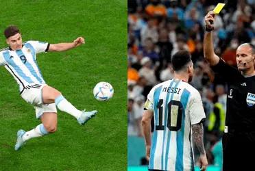 The referee wanted to steal the limelight during the match between Argentina and the Netherlands.