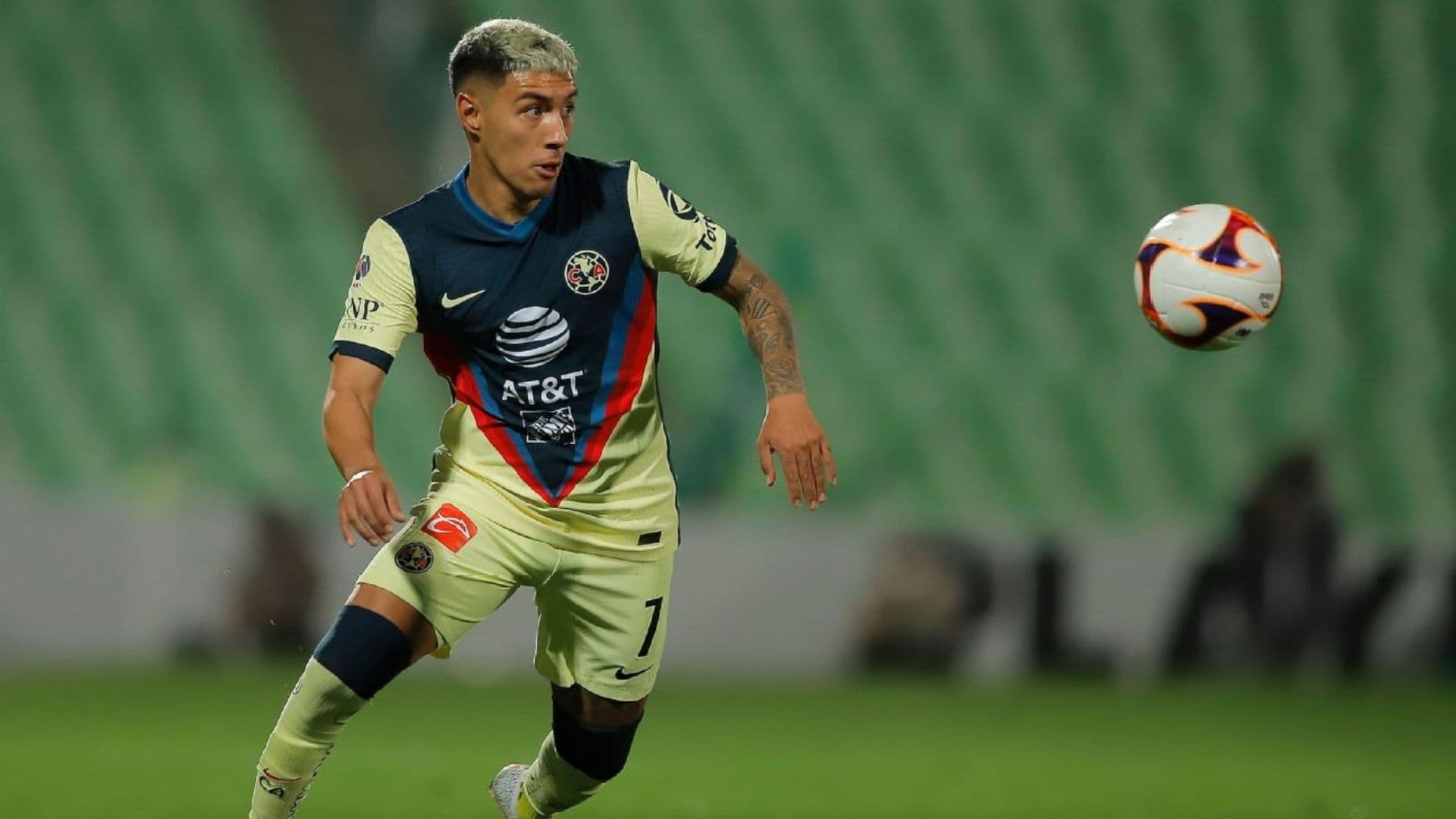 The right-winger will join Santos on a on-year loan.