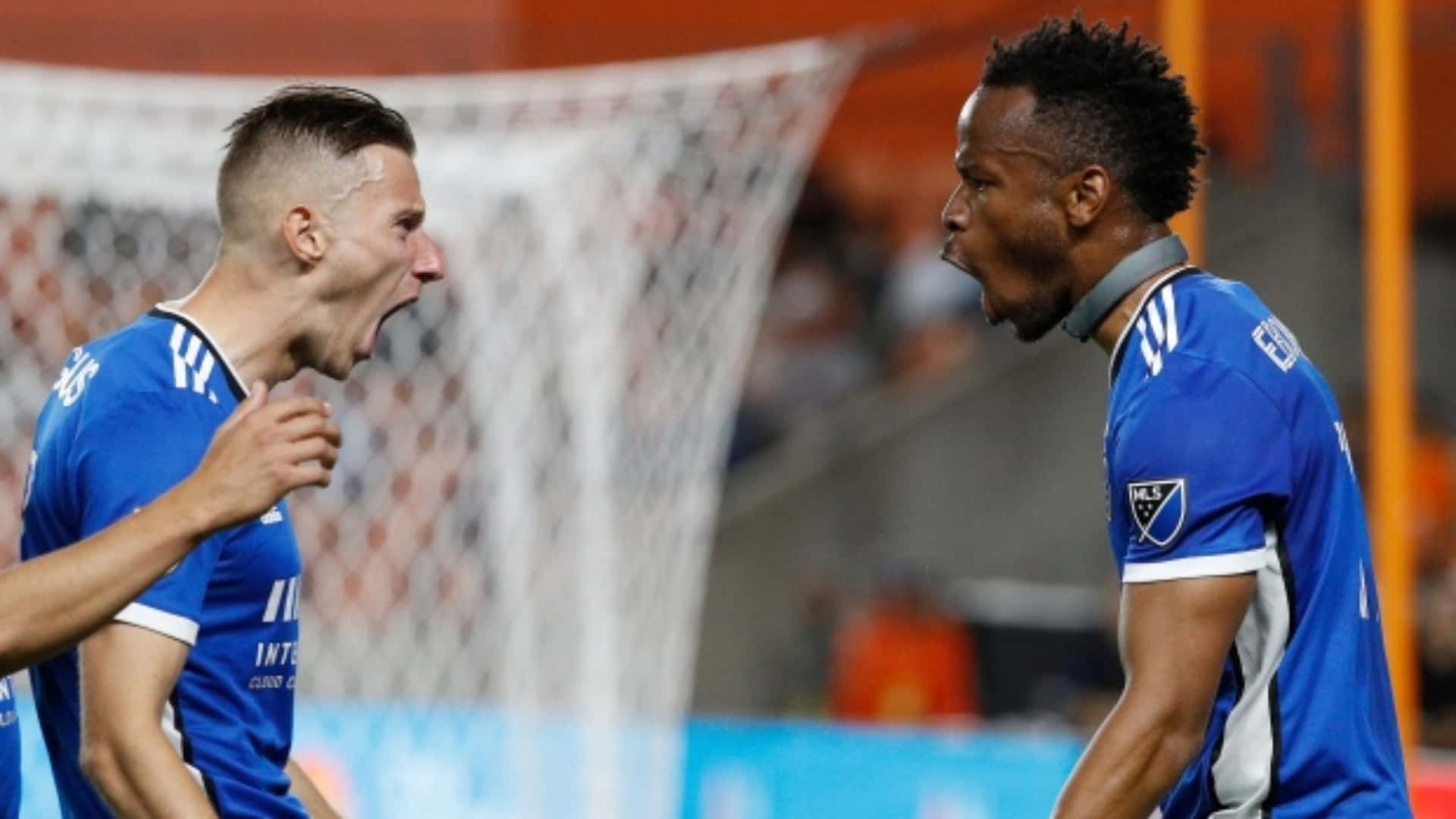 The San Jose 'Quakes star has been seen wearing a collar-like device around his neck.
