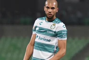 The Santos defender received the last document he was missing before the exams.