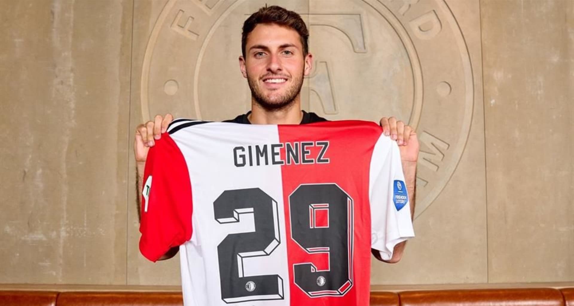 The second problem that the Mexican player has that could complicate him for the World Cup.