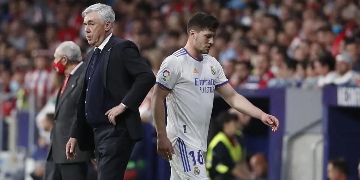 The Serbian striker gave an interview in which he talked about his first days in the 'viola' team.