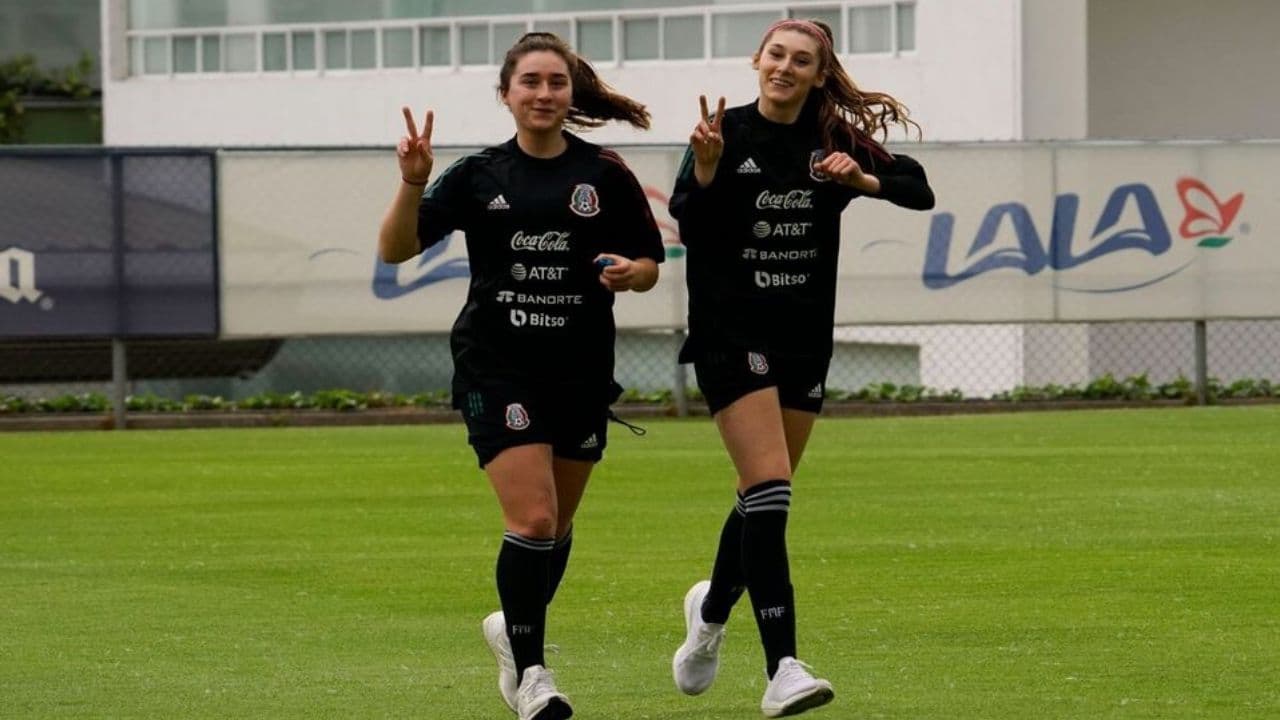 The sisters were called up by Maribel Domínguez, coach of Mexico's U-20 Women's team.