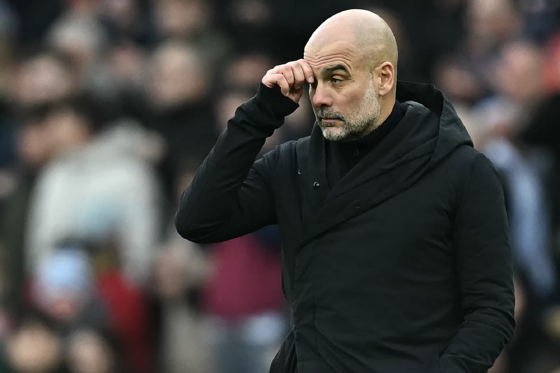 The Spanish coach has made a drastic decision that directly impacts the players ahead of the match against Everton