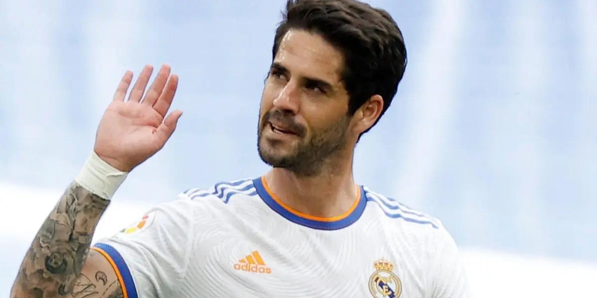 The Spanish midfielder is reviewing his options after Real Madrid departure.