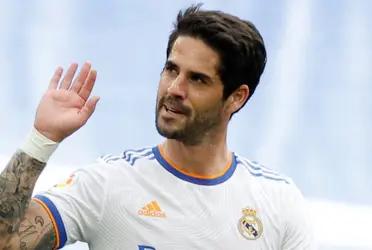 The Spanish midfielder is reviewing his options after Real Madrid departure.