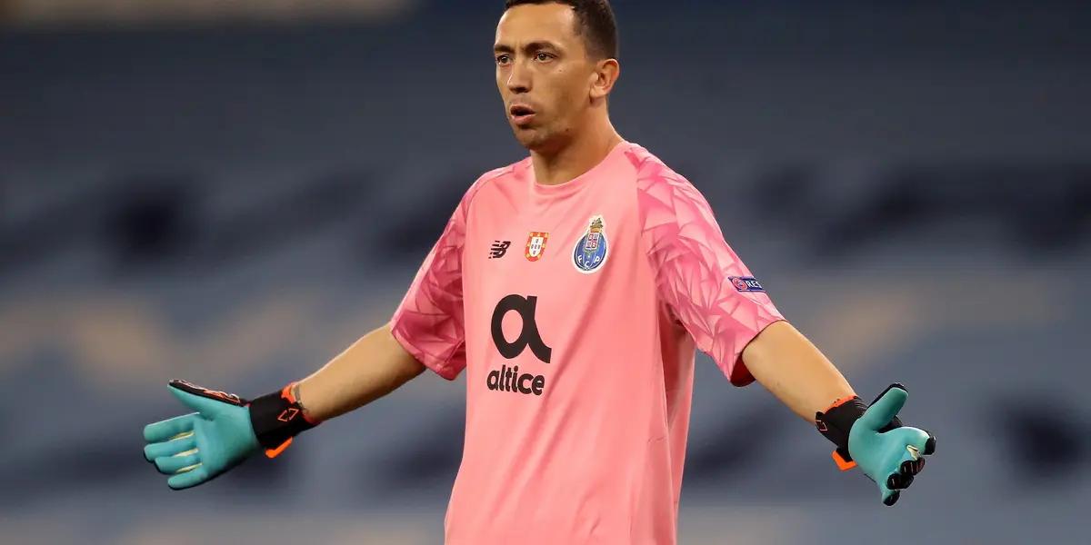 The story of a key player in all his teams but who is not recognized in his country of birth.