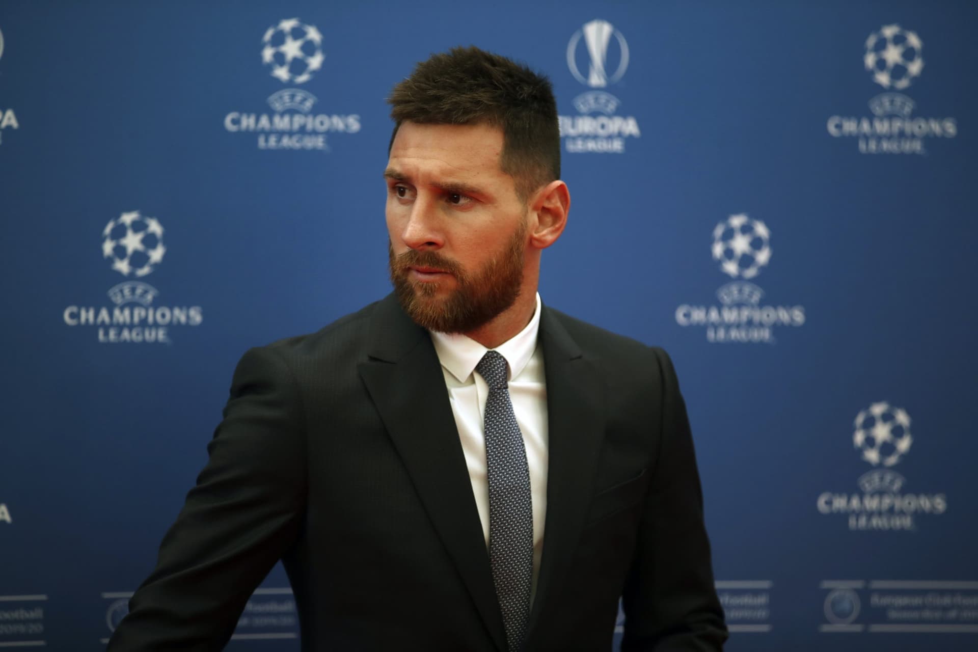 The story speaks for itself. The real who has seen you and who sees you. Today, Messi is one of the best players in the world, and is among the best salaries, but how much did he earn when he first arrived at Barcelona?