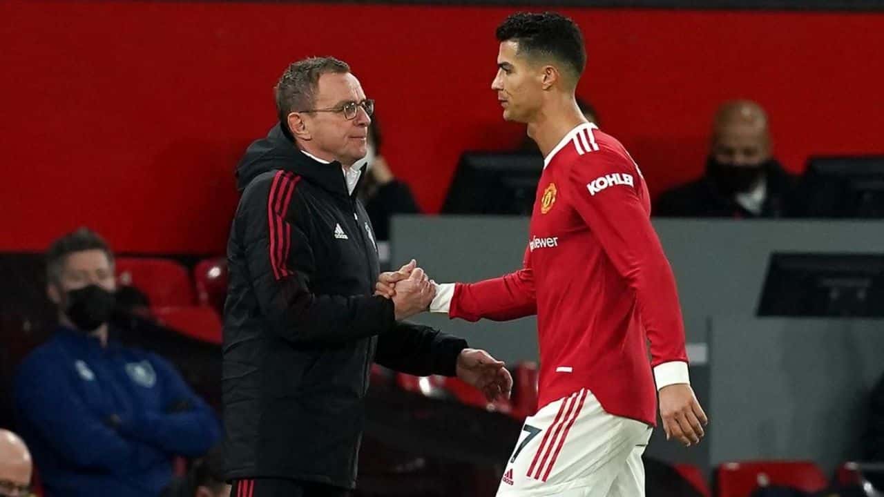 The striker believes the German "does not have the level" to lead the Red Devils while the DT said CR7 "should score more goals".