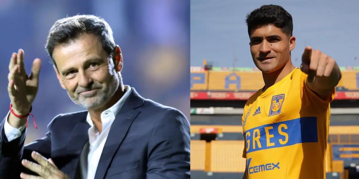 The striker thinks of what can happen with El Tri, he wants to play and that's what Cocca would think.