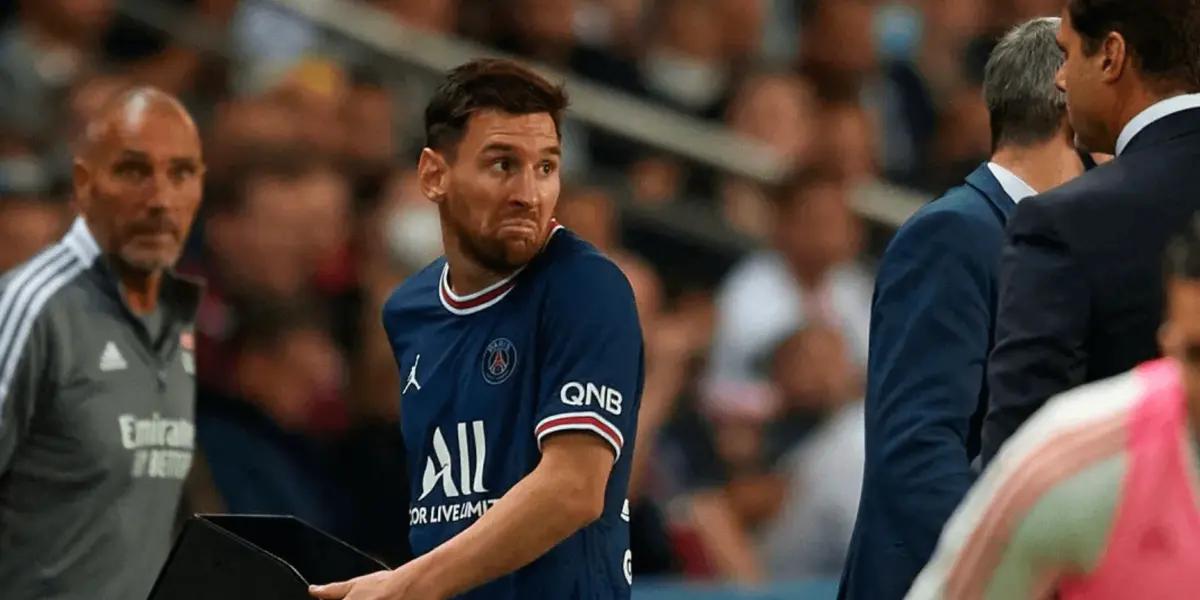 The Swede is one of PSG's historical idols and taught the Parisian fans a lesson.