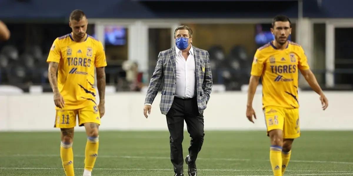 The Tigres club had five wins in a row before facing the Tuzos. The auriazules played with 10 players from minute 14 onwards.