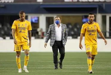 The Tigres club had five wins in a row before facing the Tuzos. The auriazules played with 10 players from minute 14 onwards.