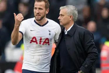 The Tottenham coach is very upset with the decisions of the coach of the English National Team.