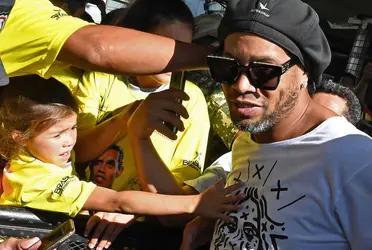 The two were teammates in FC Barcelona and could return from retirement to play a match together for the Copa Del Rey