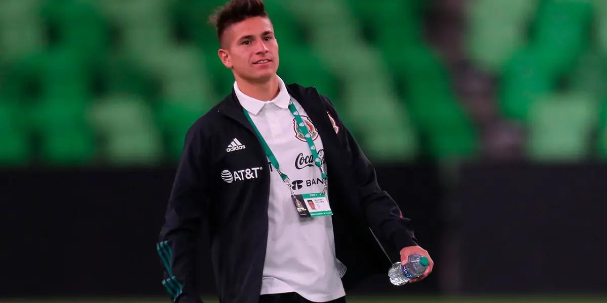 The Unión Española player showed on social networks the hate messages he received against him and his family.