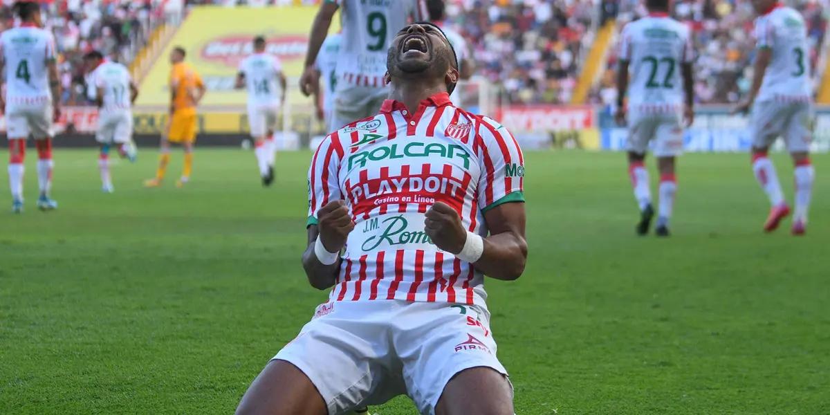 The Uruguayan forward scored the first goal of the match in an intense duel.