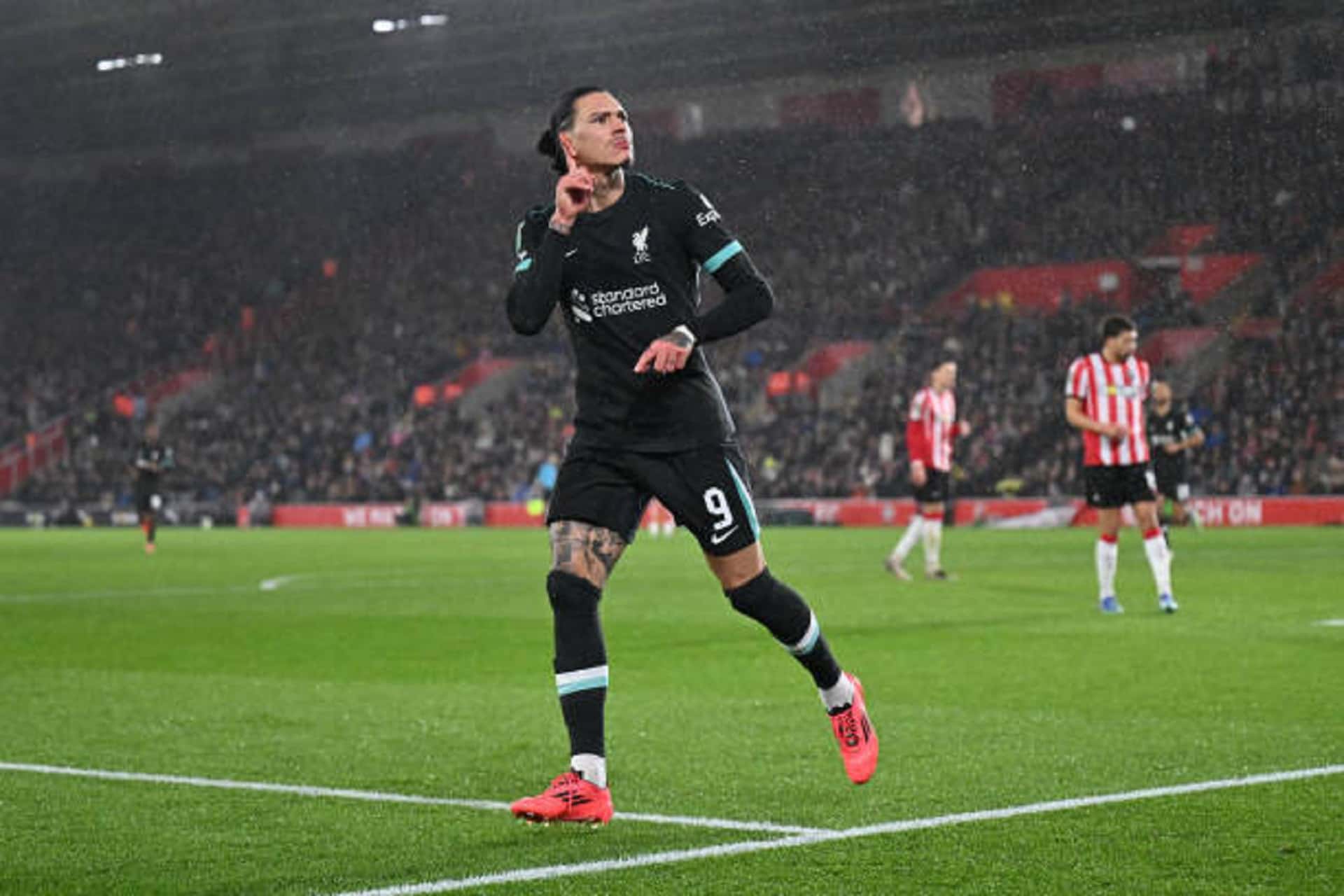 The Uruguayan striker responded to the critics with a very striking celebration