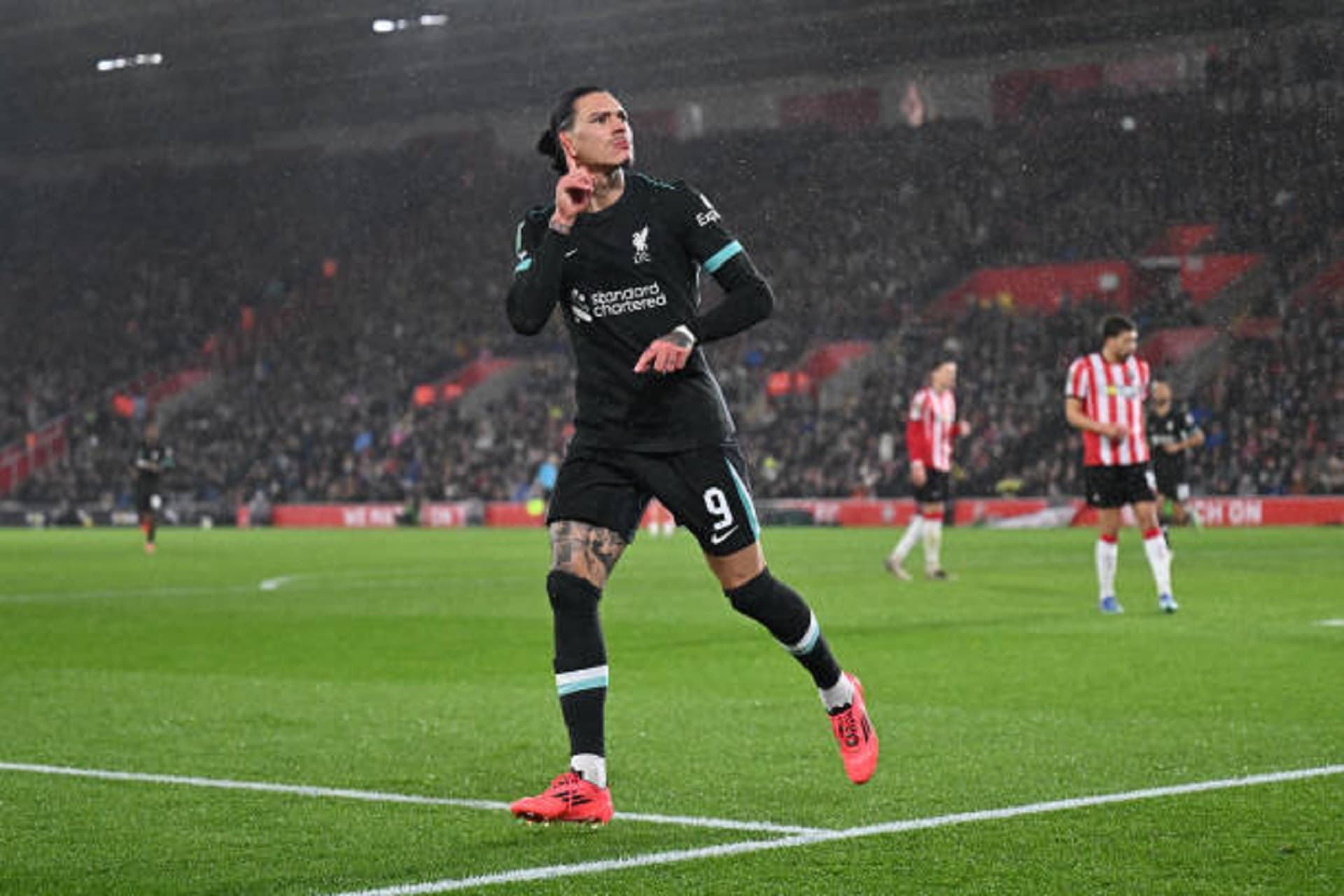 The Uruguayan striker responded to the critics with a very striking celebration