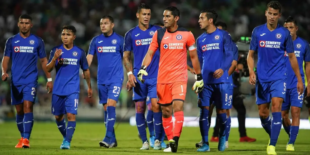 There is a player is experiencing his worst moment since he was a Cruz Azul player and not even his teammates tolerate his attitudes.