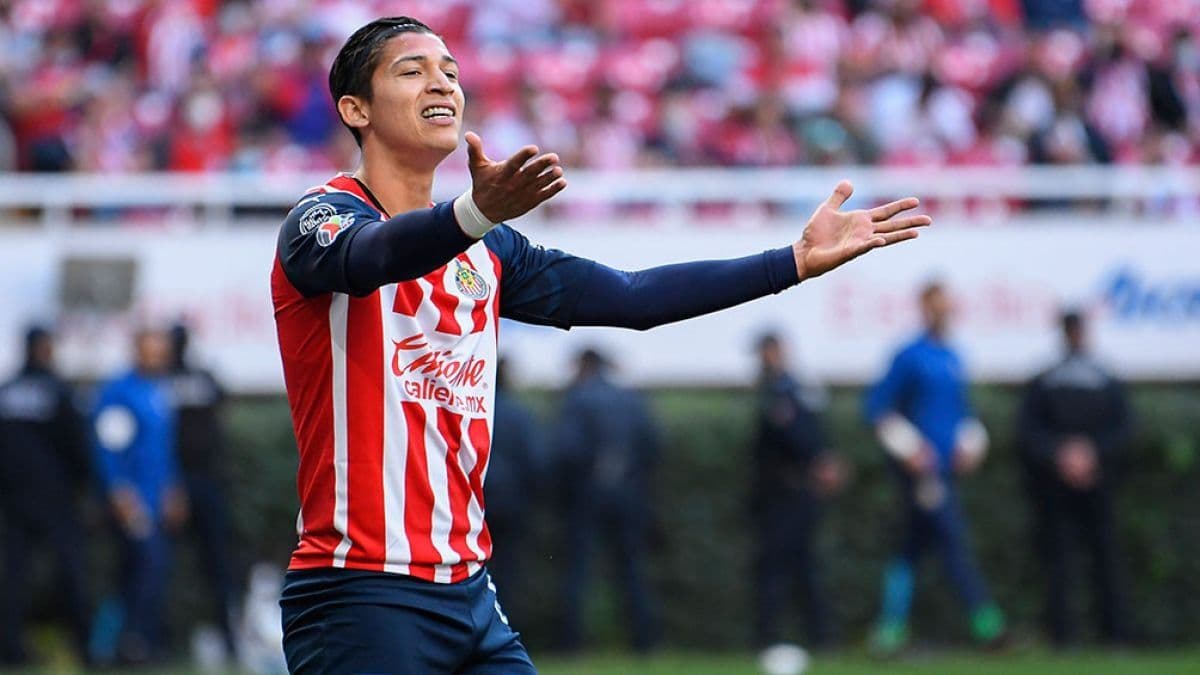 There is discontent within the Guadalajara organization, an executive may be influencing the management of the team.