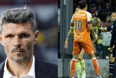 These two coaches were suspended two games after their fight last weekend