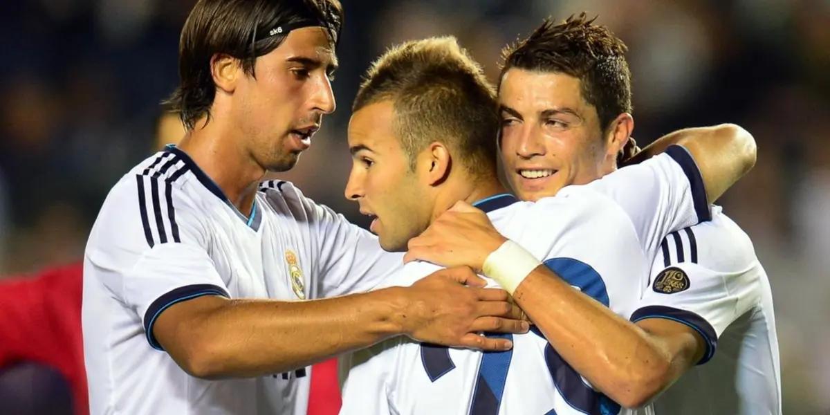 They said he was going to be the successor from CR7 and, despite he played for top European teams, he ended dedicating to music.