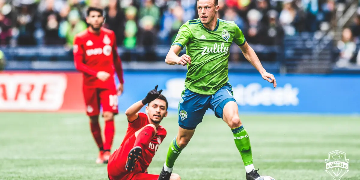 They're on the verge of signing Brad Smith, from Seattle Sounders.