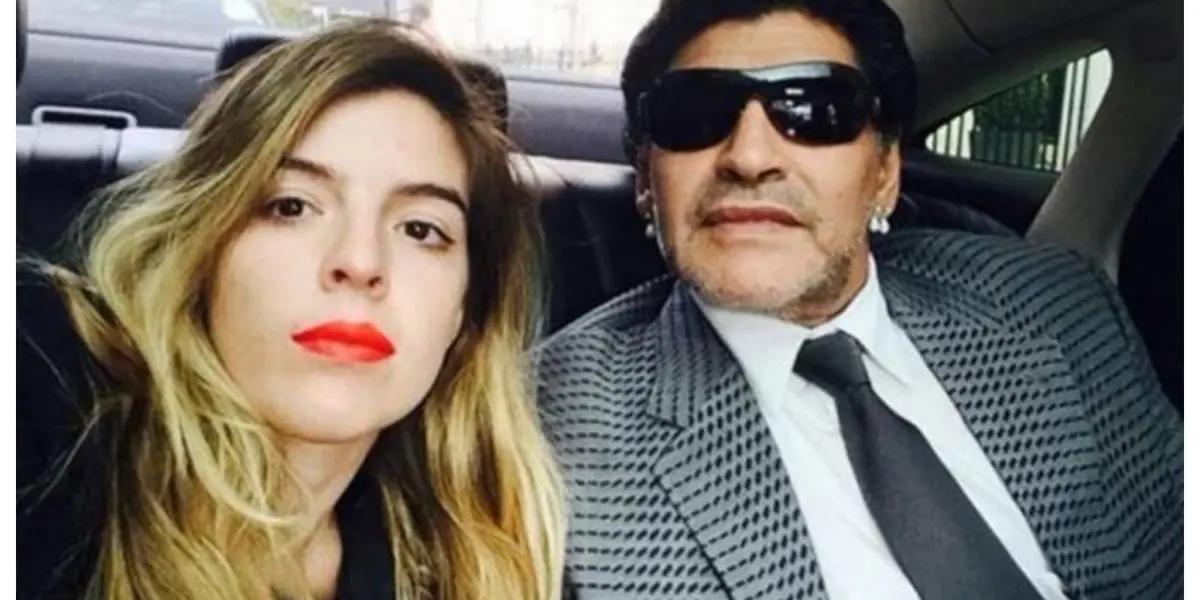 This fan posted the big tattoo about Diego Maradona she has in her back, and even Maradona's daughter saw it with amazement and congratulated her.