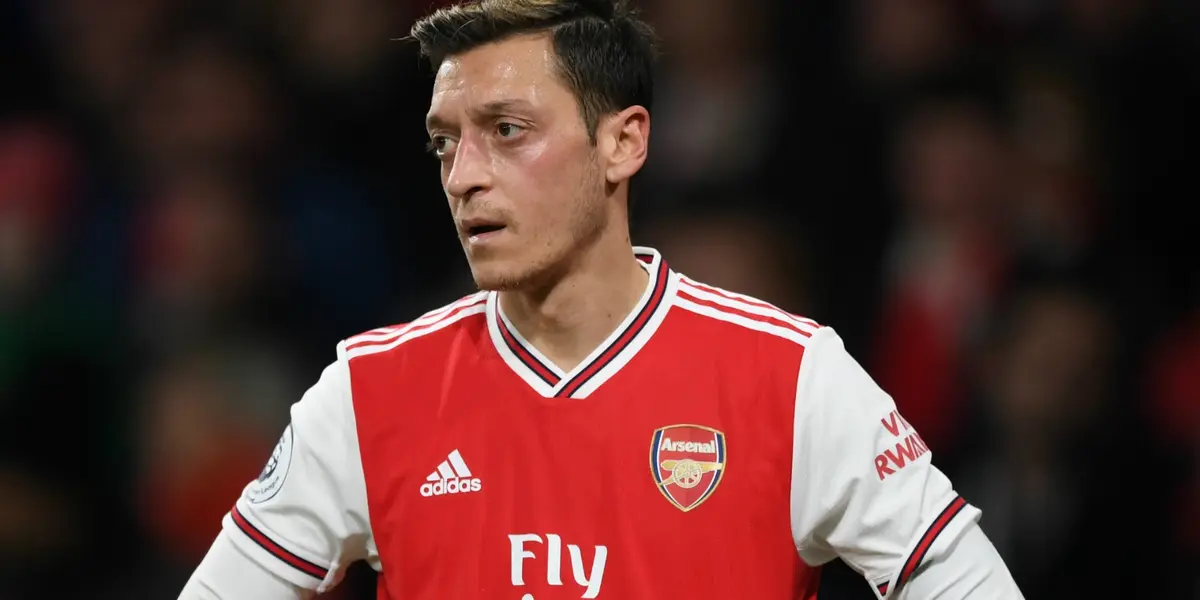 This manager had Mesut Ozil in his squad and talked harshly about the German star. Ozil is going through harsh times and could leave Arsenal to MLS to save his career.