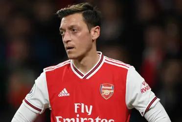 This manager had Mesut Ozil in his squad and talked harshly about the German star. Ozil is going through harsh times and could leave Arsenal to MLS to save his career.