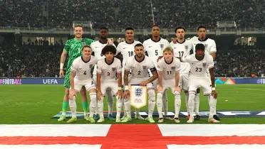 This player is shining with the national team even though part of his private life was aired.