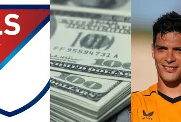 This striker has a great time and has no press