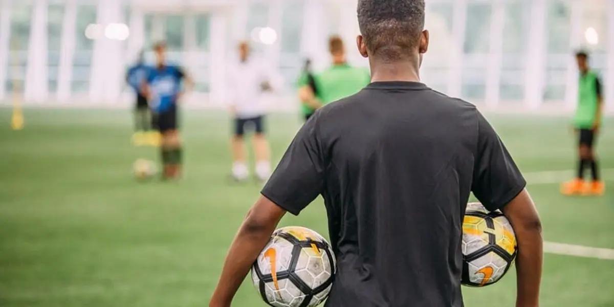 This team is about to run its coach and the two players are singled out for underperformance