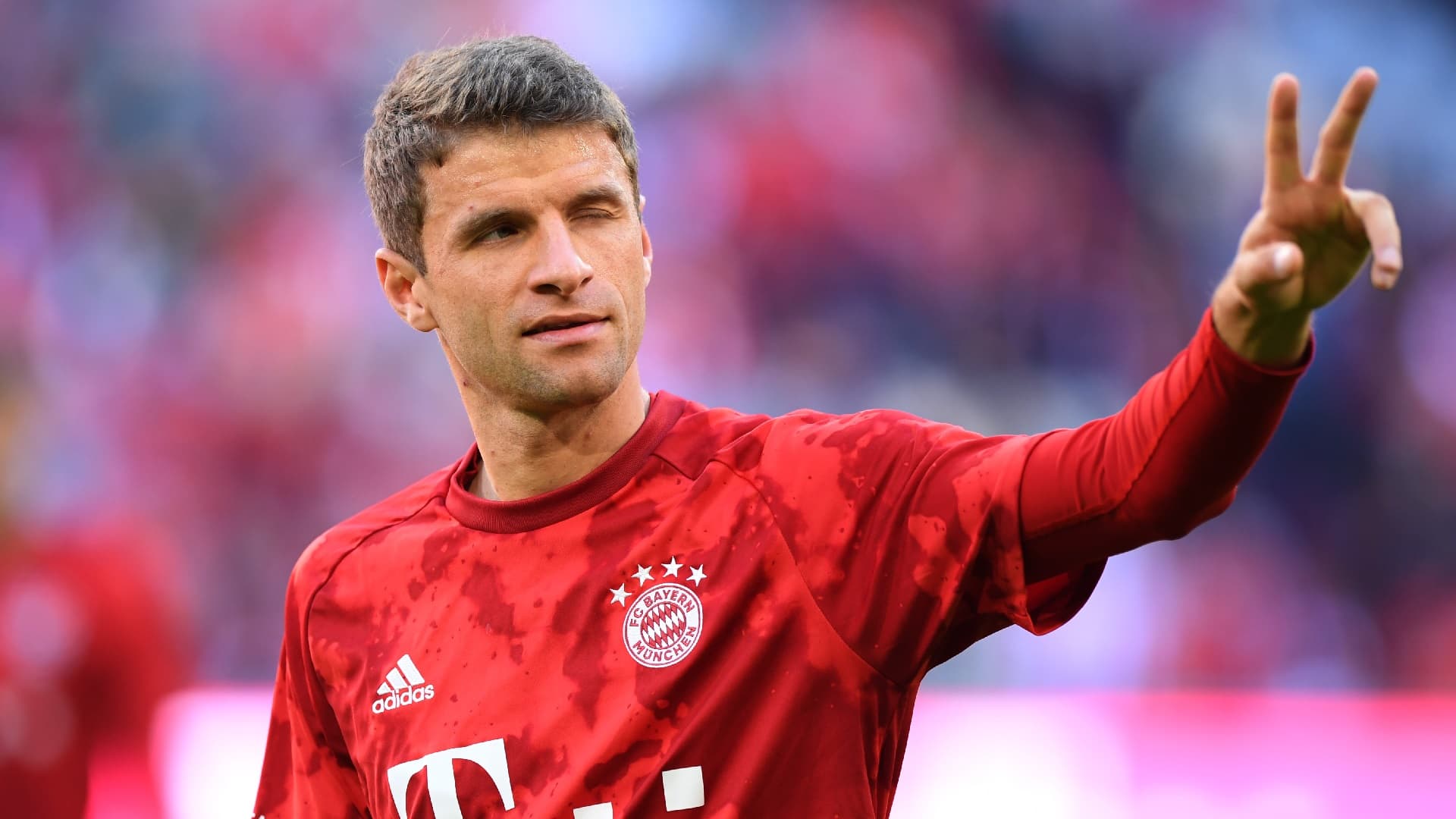 Thomas Müller had the chance to join Manchester United in exchange for a fortune, and his wife prevented his transfer.