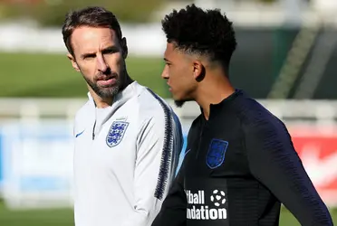 Three England players have been told to delay their arrival to their national team after breaking the government's coronavirus rules.
 