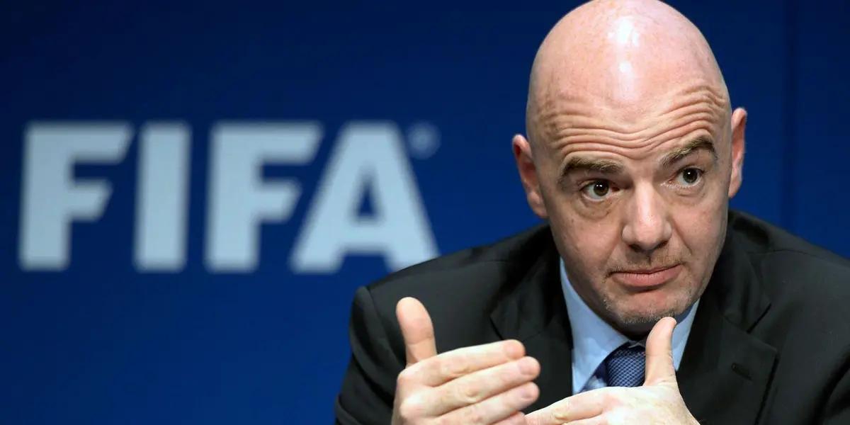 Through a statement, the body chaired by Gianni Infantino pointed out that it welcomes satisfaction the decision of the British government to allow vaccinated players to travel.