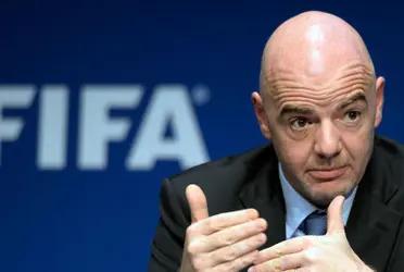 Through a statement, the body chaired by Gianni Infantino pointed out that it welcomes satisfaction the decision of the British government to allow vaccinated players to travel.