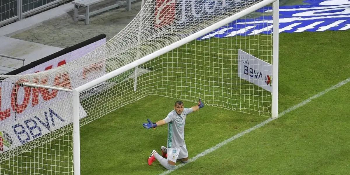 Tigres goalkeeper Nahuel Guzman was criticized for a controversial action he had in the match against Cruz Azul and did not hesitate to answer.