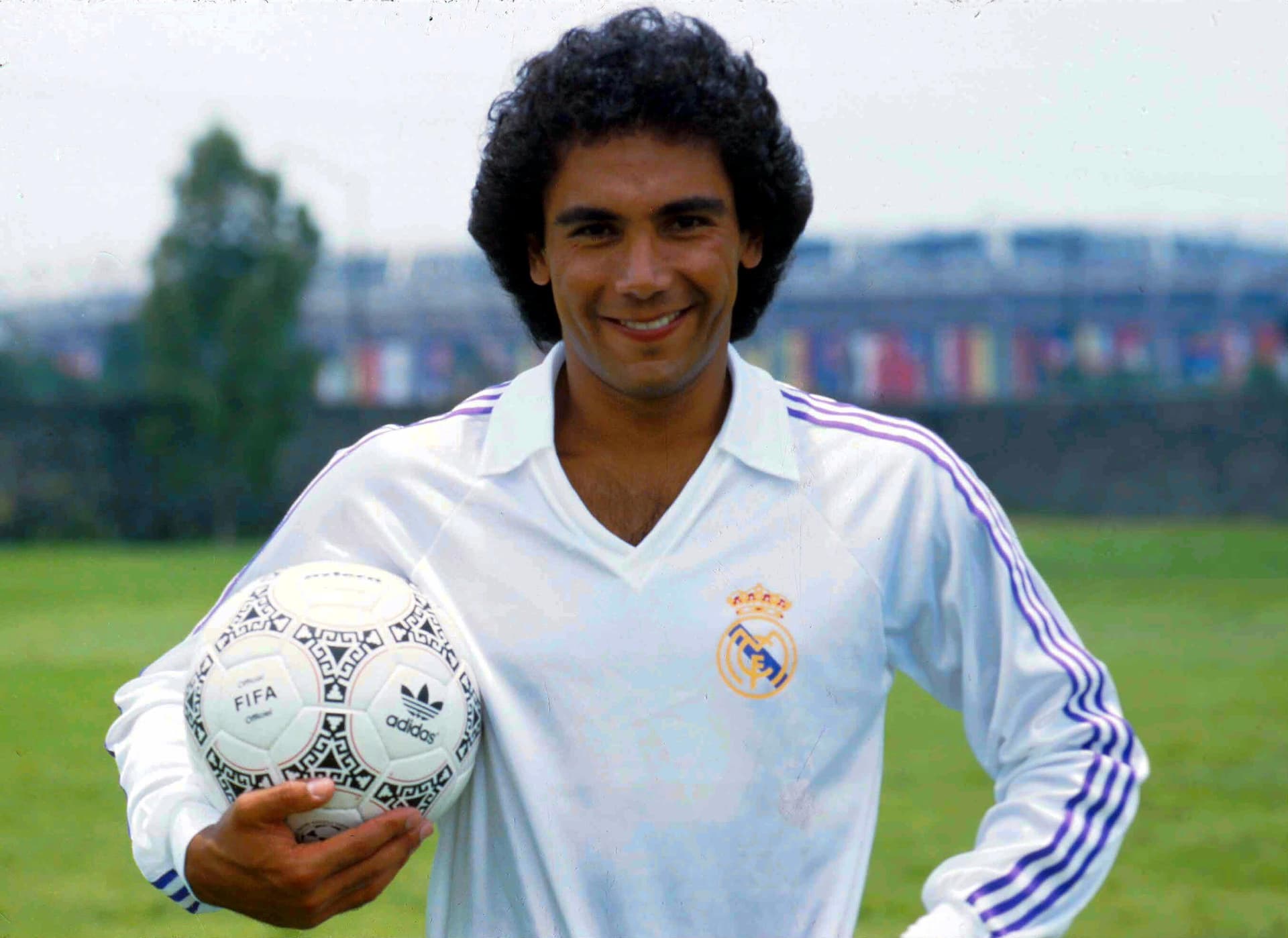 Today he broke the record of most games played in Europe by a Mexican player.