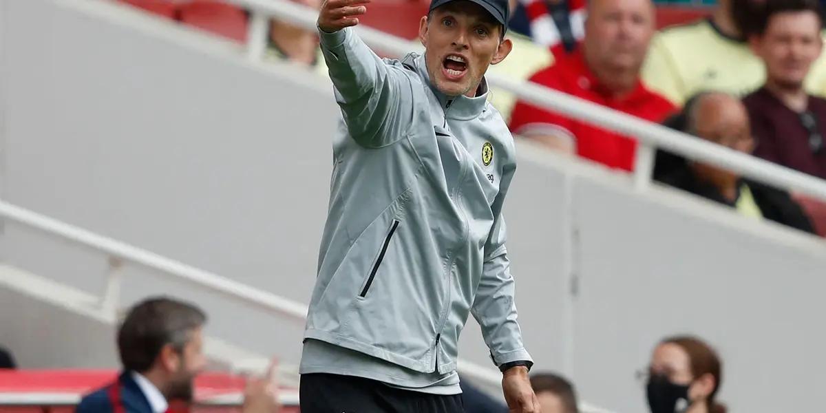 Top English clubs Chelsea and Manchester United will be involved in a transfer battle over the signing of English midfielder Declan Rice.