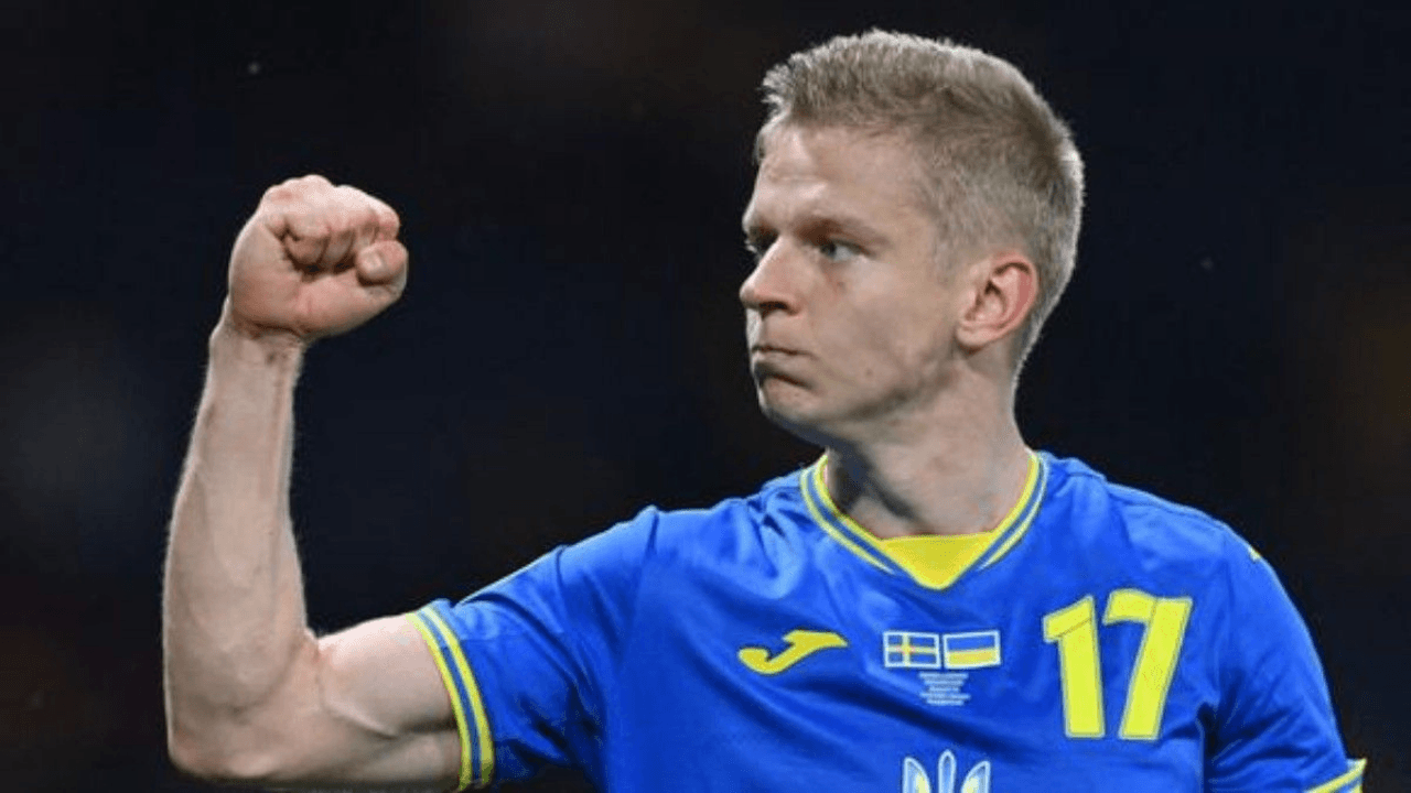 Ukrainian midfielder Oleksandr Zinchenko sent strong words to the Russian president but deleted his message within minutes.