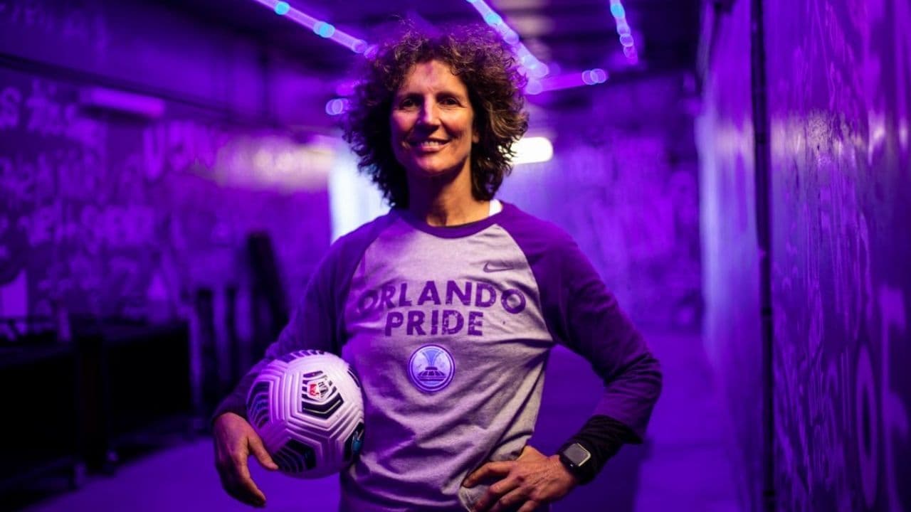 USWNT legend to work alongside Amanda Cromwell.