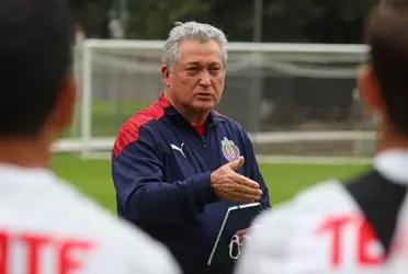 Víctor Manuel Vucetich will continue as coach at Chivas next season and is already planning what the team will be